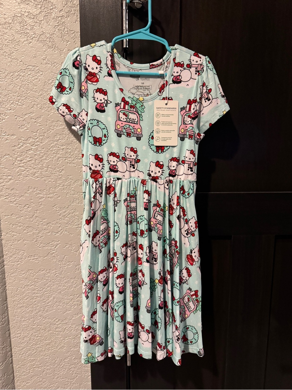 NWT QR Textile Hello Kitty Christmas Holiday Bamboo Short Sleeve Twirl Dress 5/6